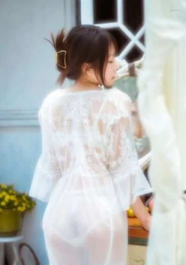 年轻女教师4三级_DVD日本电影免费