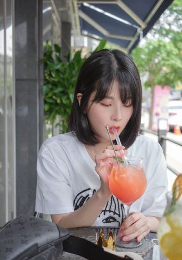 秋霞影院韩国伦片在线播放_720免费全集观看