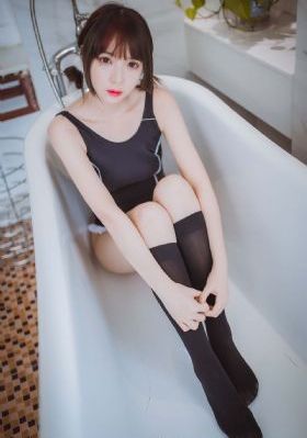 欧美动作片正片_十万网红美女美酱